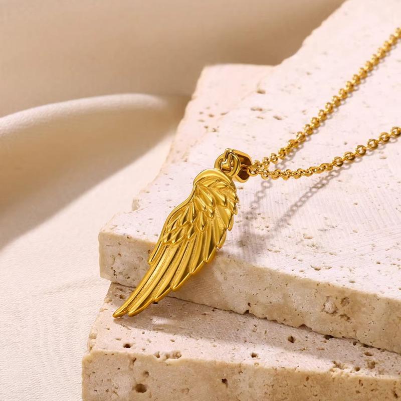 New Stainless Steel Gold-plated Angel Wings Pendant Necklace Style Personalized Fashion Jewelry