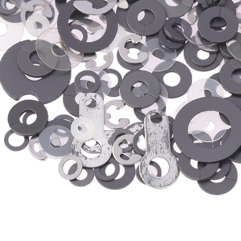 Smíšené nakládání Přítlačný váleček Distanční vložka Kovový zámek Západka Záchytka Záchytná deska Svorka pro magnetofonový páskový pohon Příslušenství