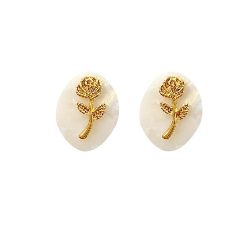 French Retro Palace Style S925 Silver Pearl Earrings – Niche Design, High-End Light Luxury 