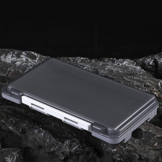 Spolehlivá krabička na návnady s pevným zámkem a sponou s nízkou hmotností