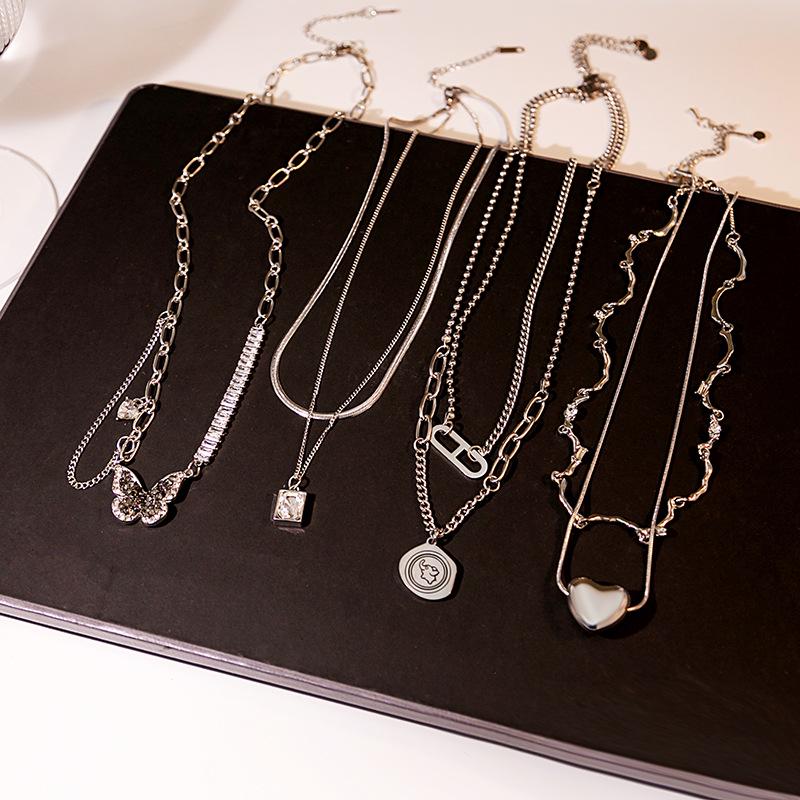 

Trendy Black Zircon Butterfly Pendant Necklace - European & American Hip-Hop Style