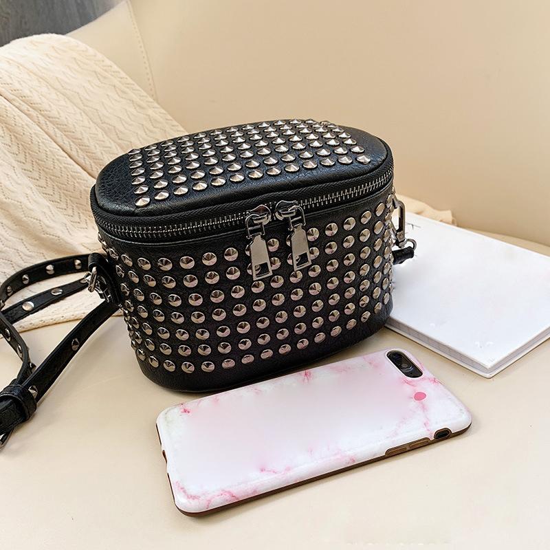 Luxury Retro Design Women's Bucket Shoulder Bag New Fashion Rivet Diamond Small Square Bag Personality High-end Crossbody Bag CLE
