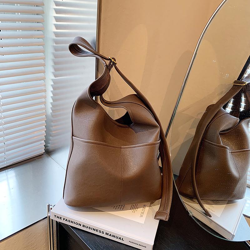 Velkokapacitní jednobarevné kabelky s přezkou z PU pro ženy, nákupní tašky, retro všestranné crossbody kabelky s šicí nití