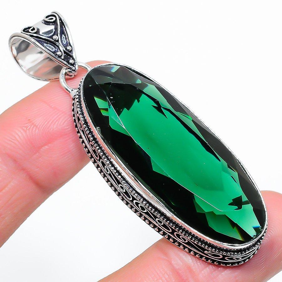 

Винтажный хром-диопсидовый драгоценный камень, этническая ювелирная подвеска ручной работы 2,52 дюйма VR-1918