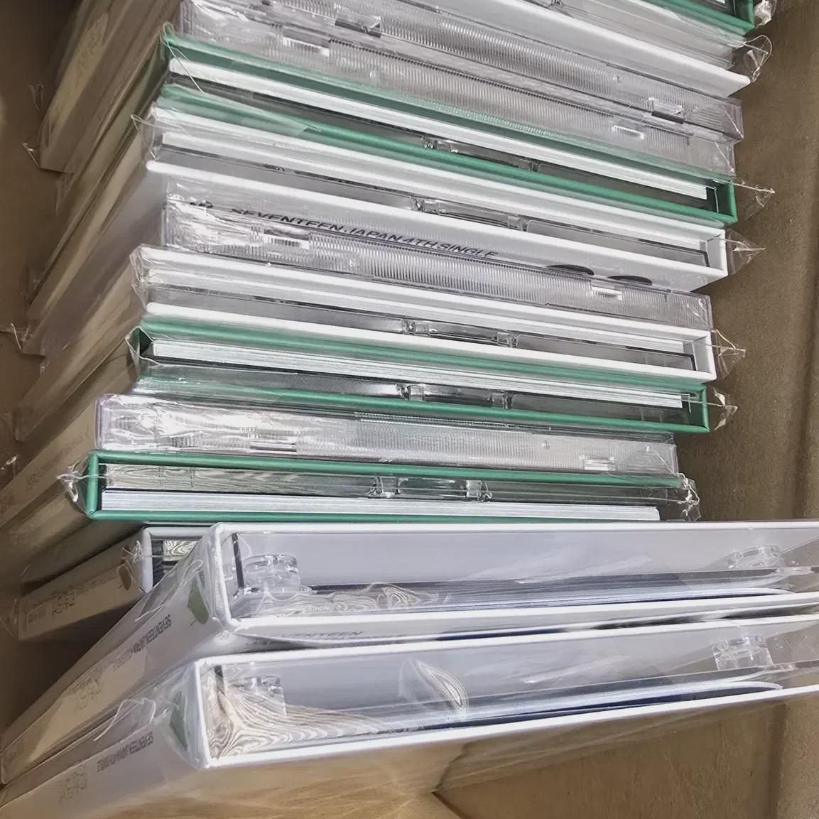 

Семнадцать запечатанных 4-каратных бриллиантов с датами истечения срока годности