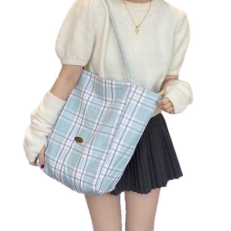 Frühlings- und Sommer-Neuheit frische Minze Mambo Karomuster Spleiß Umhängetasche große Kapazität Tragetasche schlichte doppelseitige Tasche mit doppelter Nutzung