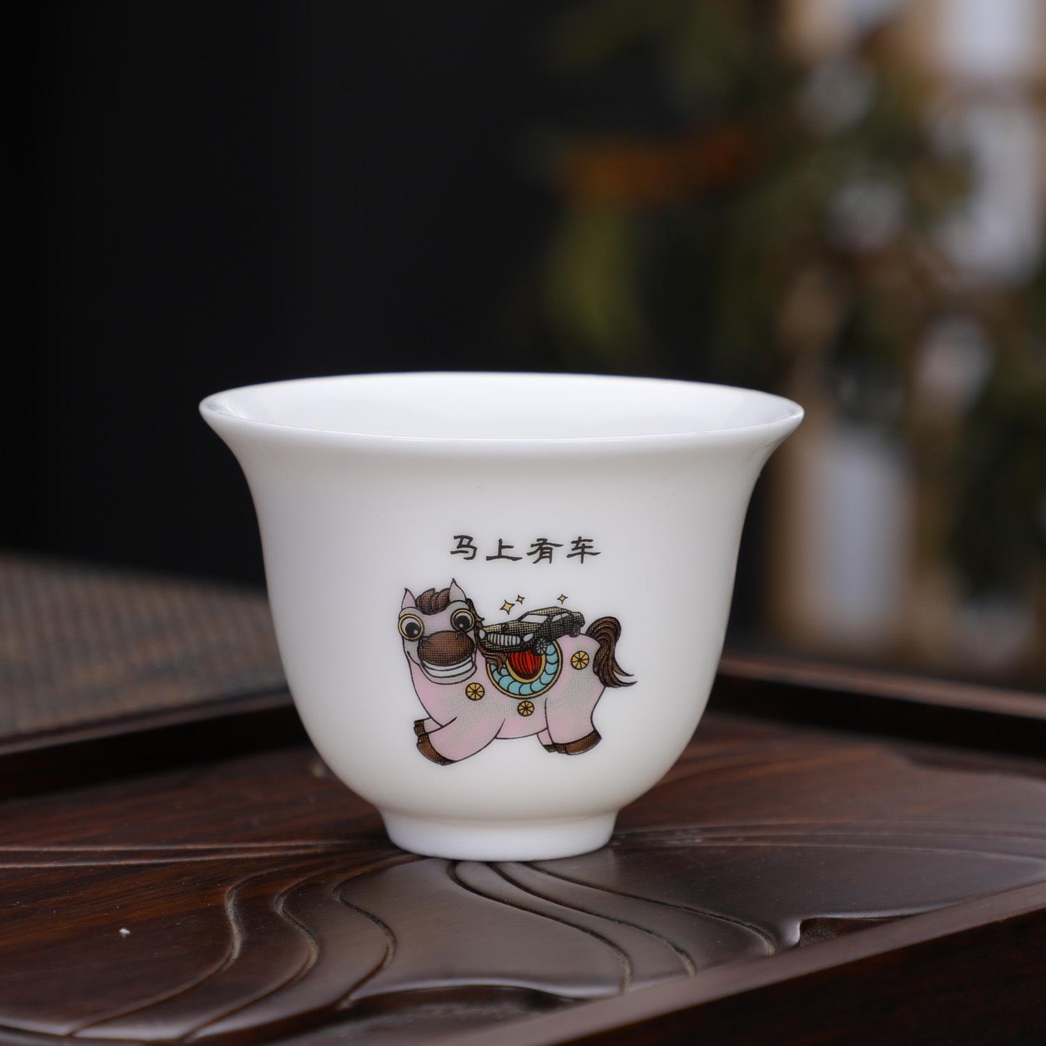 Скоро появится серия Портативных Подарочных Наборов Magnolia Cup, и серия Портативных Подарочных Наборов Magnolia Cup скоро. 45ml white