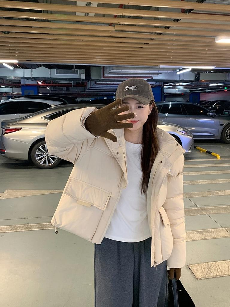 Veste d'hiver chaude épaisse coupe-vent à capuche courte pour femme avec manches raglan