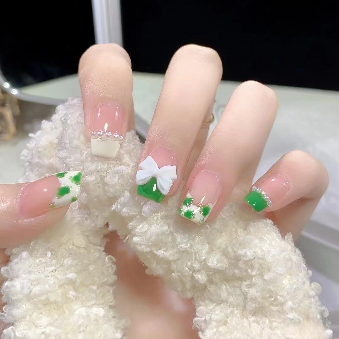 

B525 Green Pearl Bow Short False Nails - Spring Summer Collection