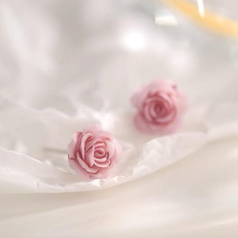 Rose Flower Stud Earrings - Women's Niche, Minimalist, High-end, Sophisticated Earrings.