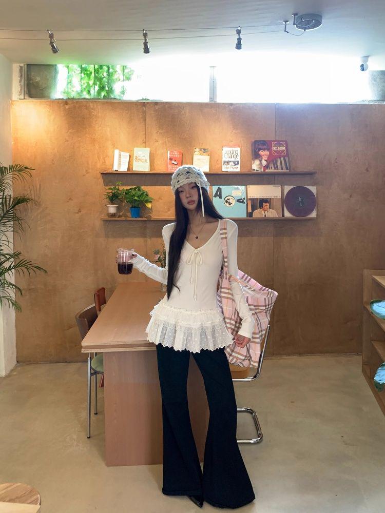 White Lace Long-Sleeve V-Neck T-Shirt - Simple & Versatile Autumn/Winter Style