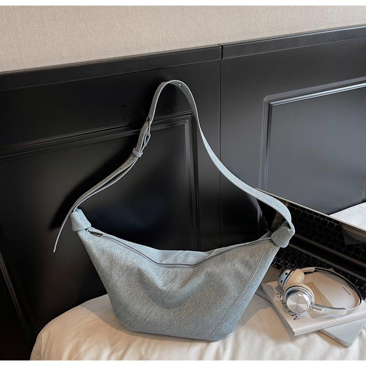 Lazy Wind Big Bag Women 2025 New Fashion Large Capacity Versatile Dumpling Bag Casual Mori Simple Messenger Bag