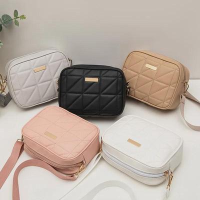 2024 Crossbody-Kamera- und Handytasche mit Dreiecksstickerei und Schultergurt aus Band