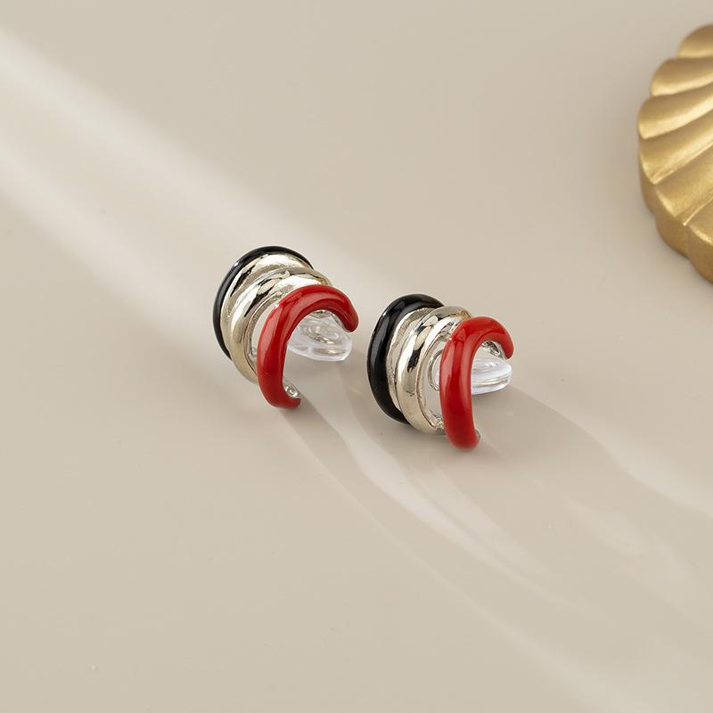 

Простые трехцветные металлические С-образные эмалированные серьги, катушка от комаров, зажим для ушей без отверстий для ушей