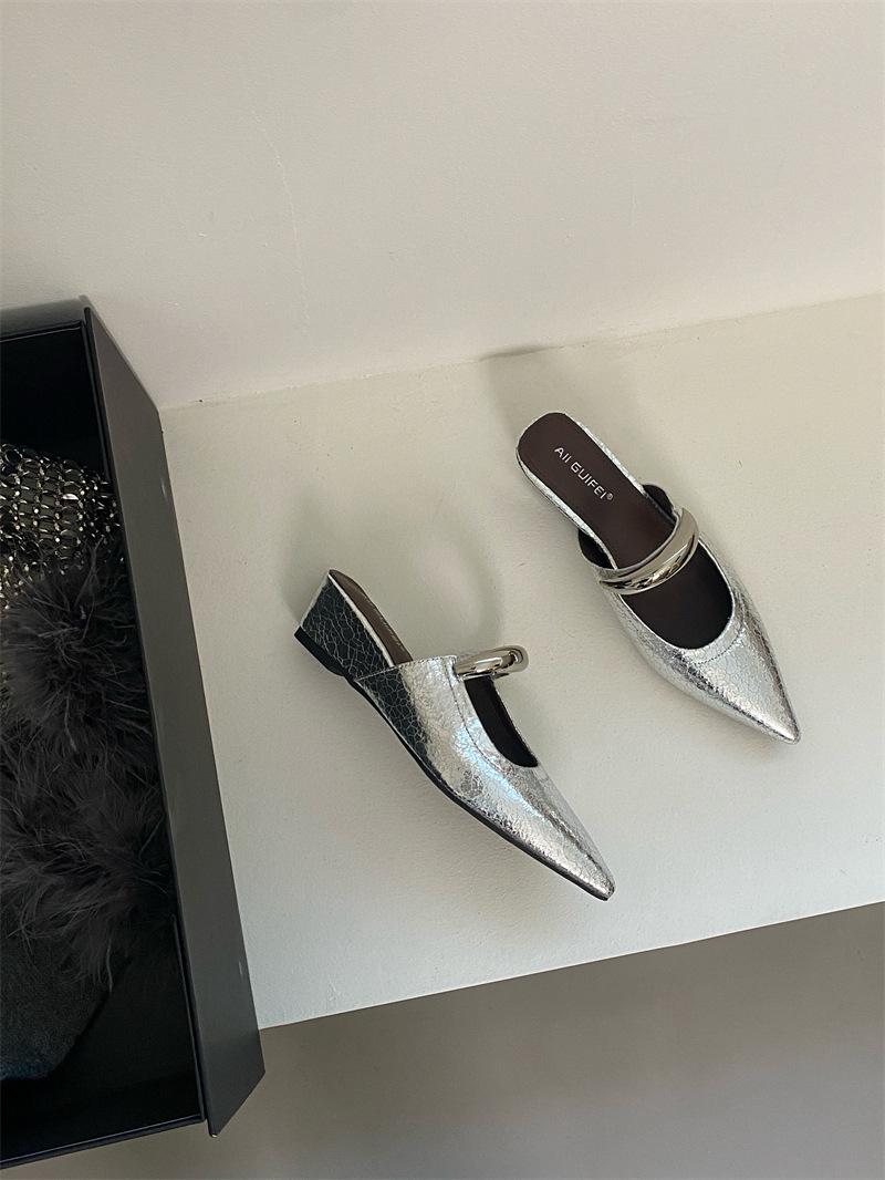 

Niche high-end pointed metal buckle bag head thick heel slippers outer wear summer 2025 new retro cool slippers women 35