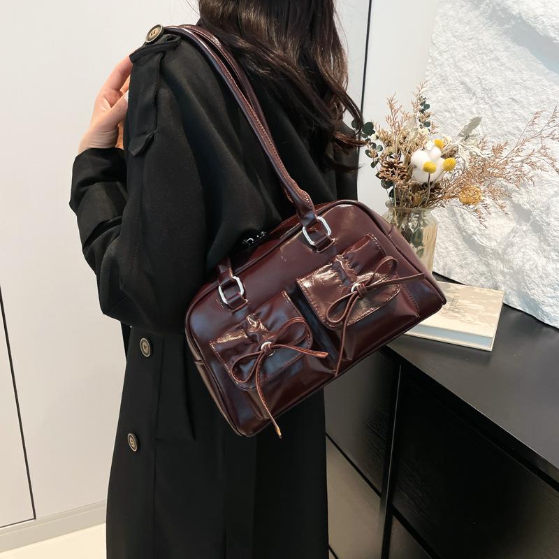 

Сумка из ПУ большой вместимости женская 2025 новая сумка-багет в балетном стиле с бантом, универсальная сумка через плечо 29*12*17