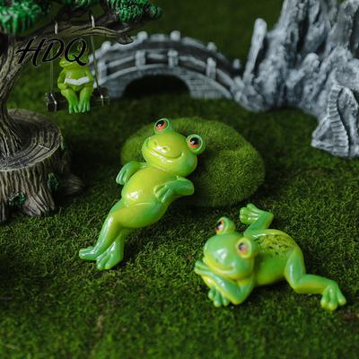 Playful Garden Figurine Micro Landscape Ornament Frog Design Resin Figurine Hand Painted Waterproof Decorative Ornament Decor for Succulent