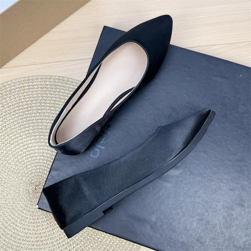 

Модная женская обувь на плоской подошве Весна Осень 2025 Туфли с острым носком Синие туфли для работы Большие размеры Женская обувь 42 43 44 Женские кроссовки 33 чёрный