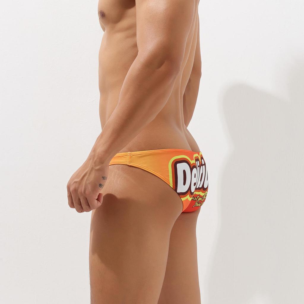 Men's Fashion Sexy Briefs Low-Waist Tight-Fit Small Briefs Skin-Fit Underwear with Printed Letters