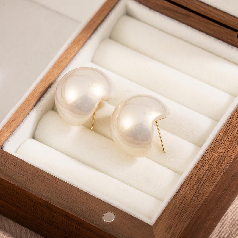 Simple Light Luxury Retro Hong Kong Style Burgundy Pearl Stud Earrings Female Elegance Temperament Versatile High-End Atmosphere Earrings