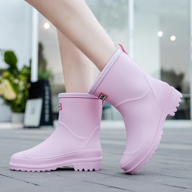 Fashion medium tube rain shoes women's water shoes winter wear rain boots adult velvet soft sole waterproof non-slip women's rubber shoes