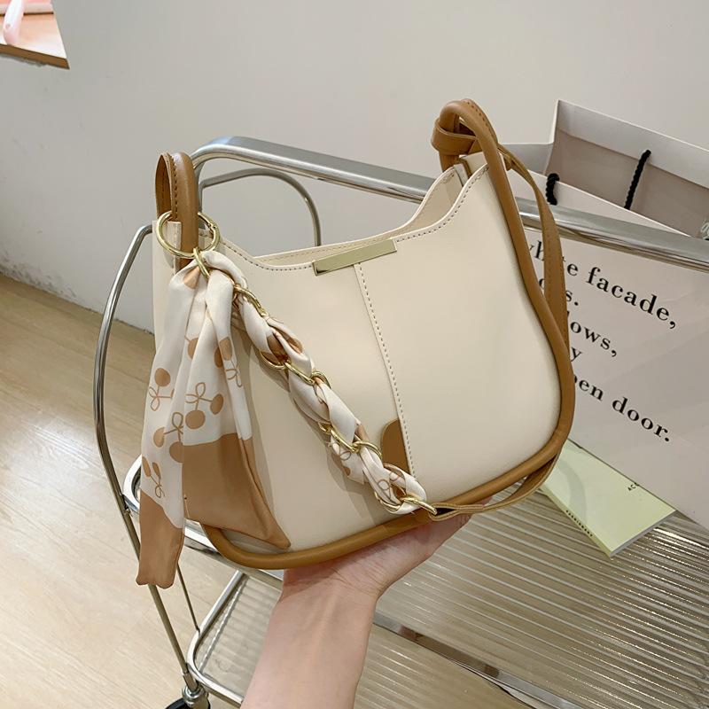 Premium Texture Large-capacity Bucket Bag Women's 2025 Spring and Summer New Fashion Messenger Bag Niche Commuter Shoulder Bag