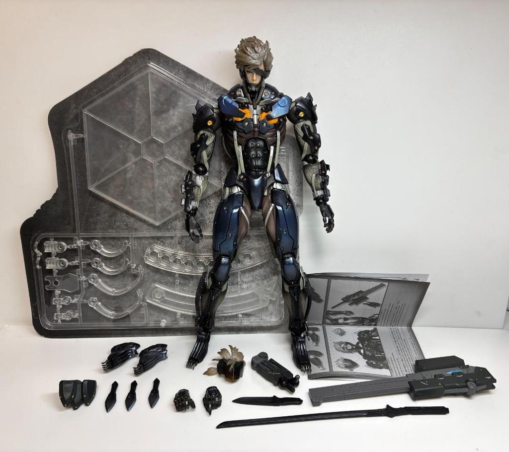 [USED] Play Arts Kai Metal Gear Solid Raiden