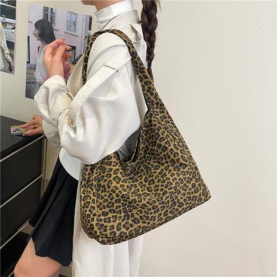 Trendy Leopard Print Women’s Tote Bag Lightweight High-capacity Shoulder Bag Adjustable Shoulder Strap Crossbody Bag for Daily