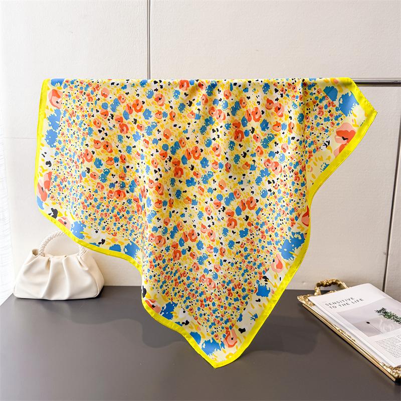 

Ditsy Floral Print Square Silk Scarf Soft Satin Silk Shawl Vintage Bandana Neck Hair Headband Bag Wrist Wrap for Women Travel 70X70CM