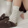 Trendige Socken Min Stoff Standardsocken Mid-Tube-Socken Nadelstreifen Kontrast Splicing Stacksocken Vintage Gestreifte Socken