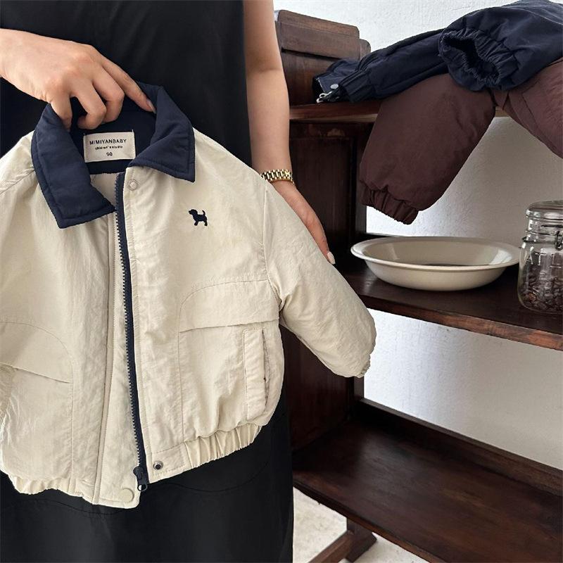 Herbst- und Winter-Kinderjacke Jungen- und Mädchen-Baumwolljacke Cartoon-Baseballjacke Dickkragenmantel