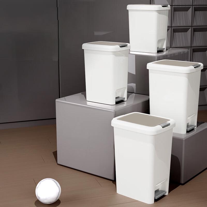 Plastic Foot Pedal Trash Can