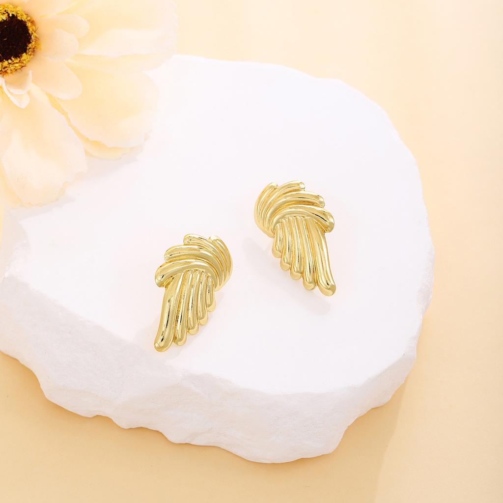 Spiral Maple Leaf Love Hollow Irregular Earrings, Heavy Industry Advanced Sense Metal Style Fashion Temperament Earrings