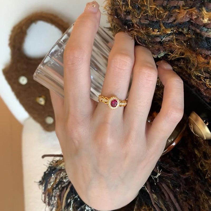 

Oval zir*****pen ring French fashion ring new jewelry women s high sense