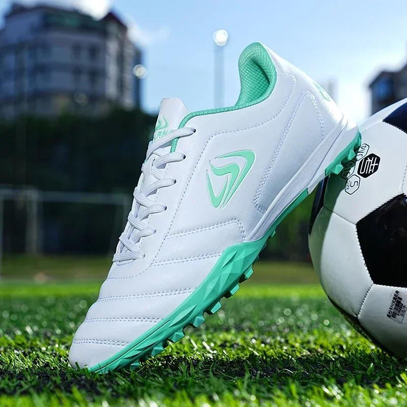 Scarpe da Calcio Professionali Uomo Sneaker da Calcio Adulti Indoor Futsal Ultraleggere Antiscivolo Sportive Resistenti all'Usura Stivali da Calcio Nuovi