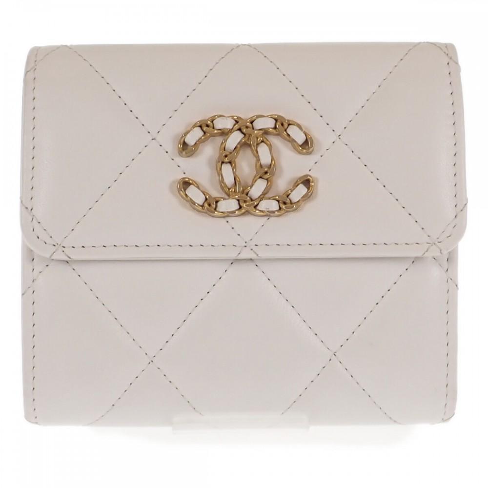 

CHANEL AP2809 Tri-fold wallet white lambskin Women