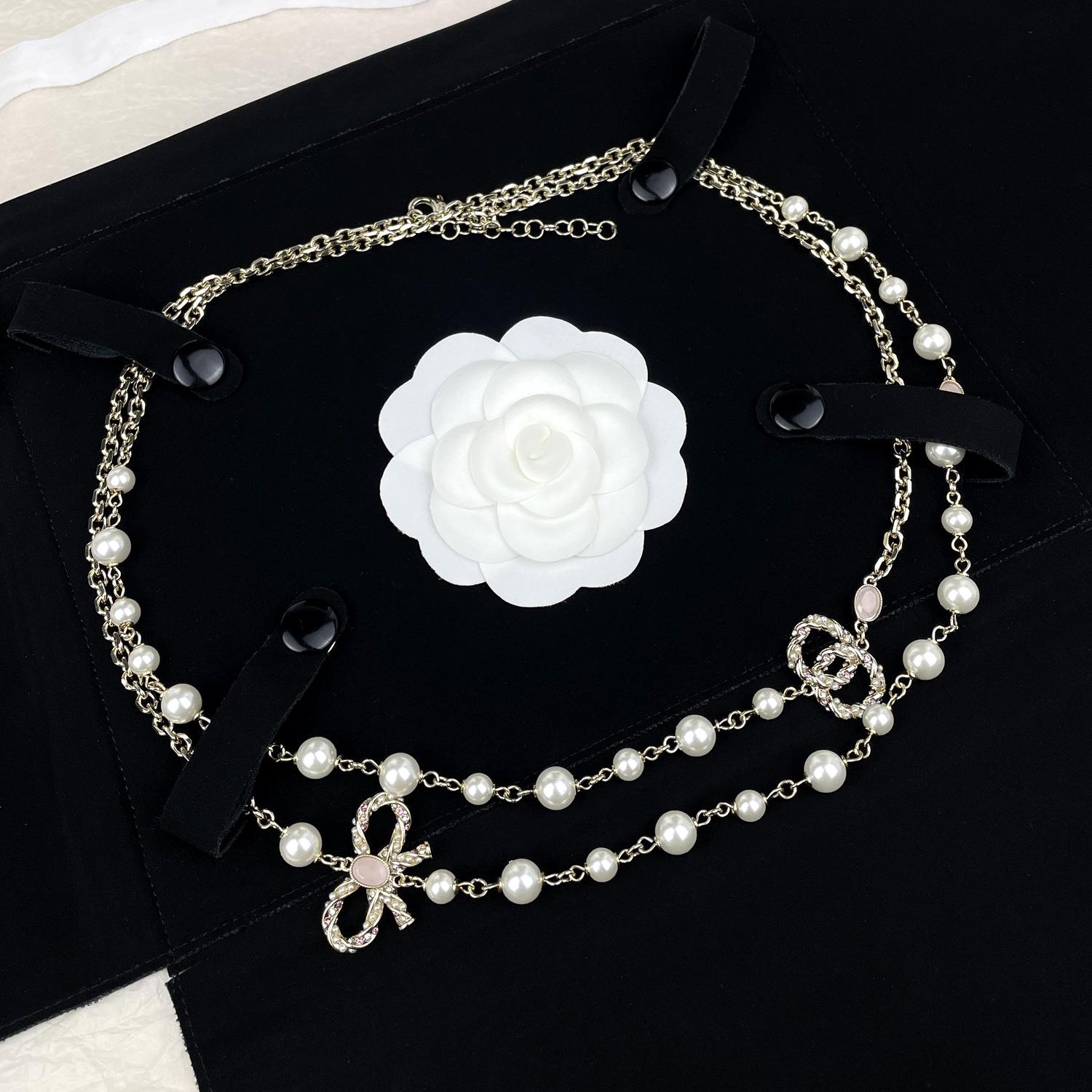 Минималистичное многослойное жемчужное ожерелье Xiangjia с бантом и подвеской Double C