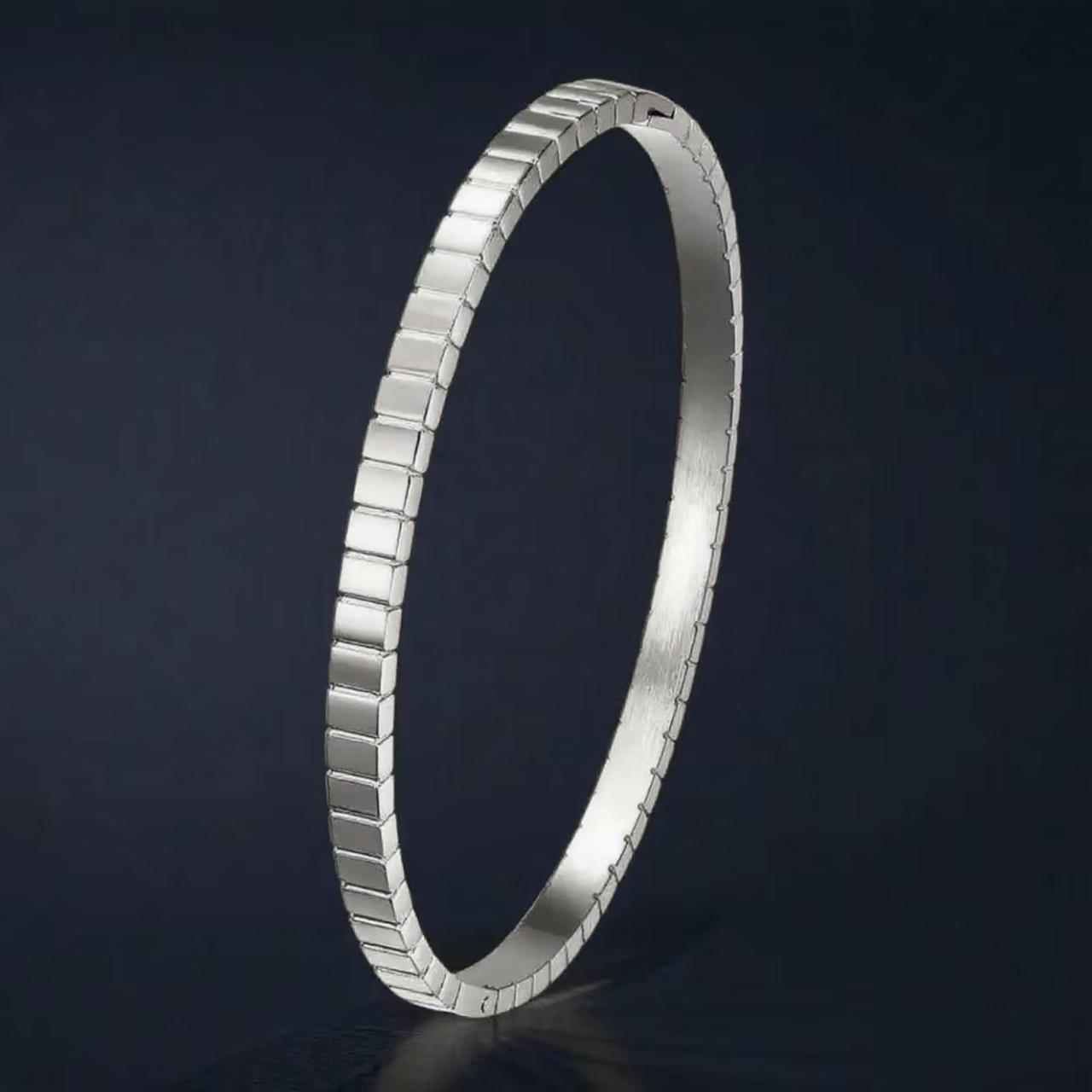 Elegant Women s Gold Stainless Steel Titanium Bracelet - Fade-Resistant Jewelry Accessory