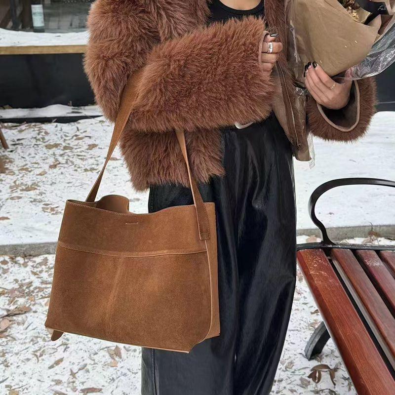 

Retro Frosted Bucket Bag Luxury Designer Handbags Faux Suede Shoulder Bags for Women Large Shopper Purses 33x14x27