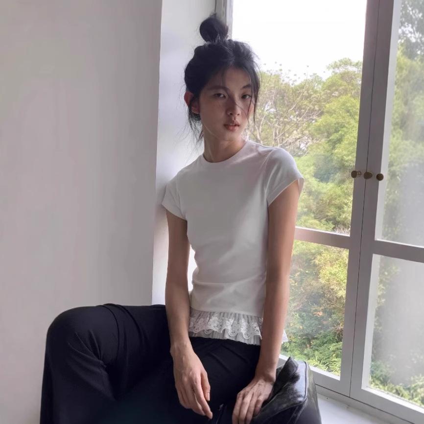 

Women s White Lace-Trimmed Ballet-Style Slim Fit Short Sleeve T-Shirt - Summer 2025 Collection S [Premium Version]