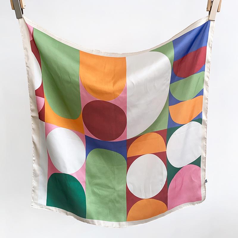 1116 Spring and Summer New Printed Neck Square Scarf Fashion Accessories Silk Scarf Women's Versatile Scarf Geometric Pattern Scarf