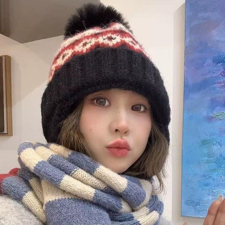 Phil knitted wool hat autumn and winter small warm ear protection foreign style Lei Feng hat hat fashion show face island women versatile