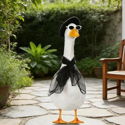 Big Goose Kleidung Retro Rote Sonnenbrille Netzschal Plüsch Baskenmütze Set für Rasen Gänse bis 23 Zoll Coole Mode Party Dekoration Zubehör