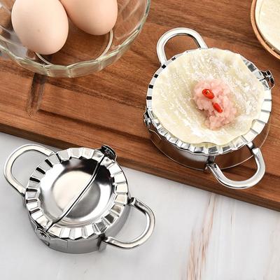 Ruční knedlíky, forma na knedlíky, forma na empanády, forma na ravioli, kovový lis na knedlíky, pierogi, gyoza, kuchyňské příslušenství.