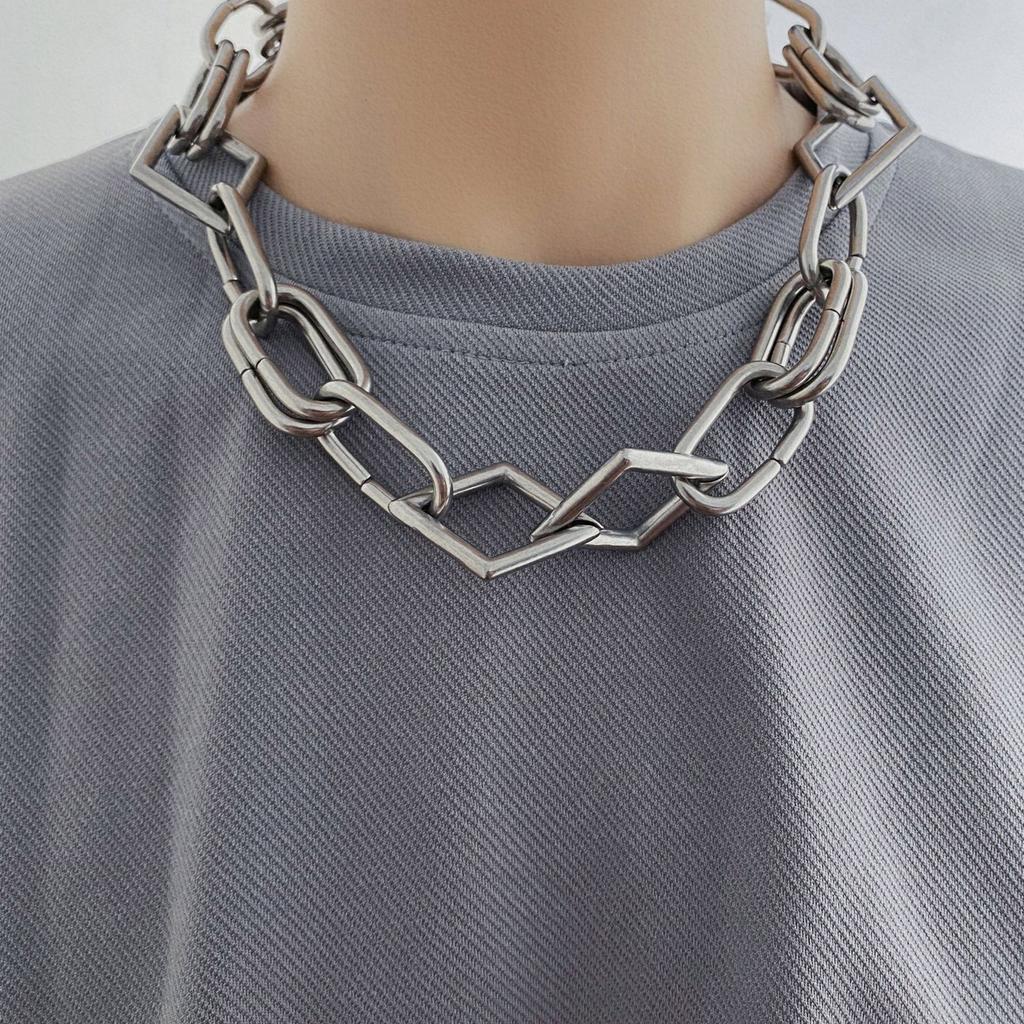 Simple 17 Clasp Necklace Titanium Steel Texture Daily Wear Necklace Perfect for Fashionable Women and Professional