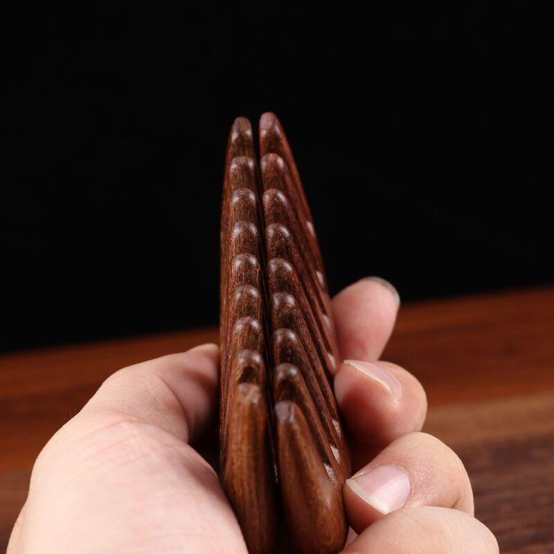 Unbemalter Sandelholz-Massagekamm mit breiten Zinken für Männer & Frauen