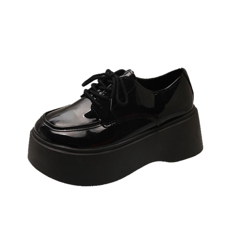 Schwarze vielseitige Retro-Plateau-Lederschuhe im britischen Stil für Damen 2025 neu Sommer französische erhöhende runde Zehen Einzel-Schuhe