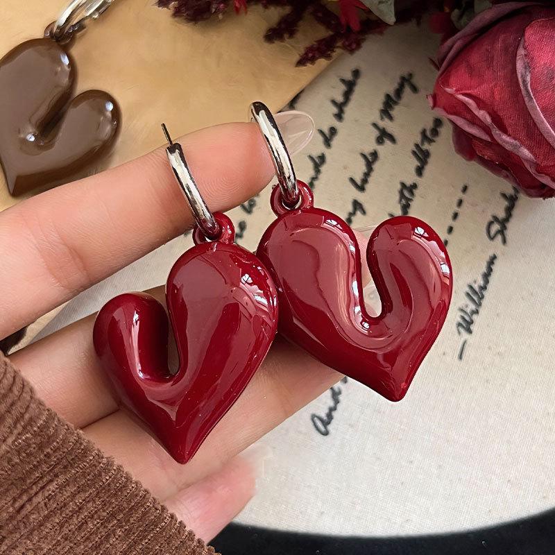 

Exaggerated Retro Red Brown Acrylic Irregular Large Peach Heart Dangle Earrings for Women Fashion Party Daily Wear Jewelry Gifts