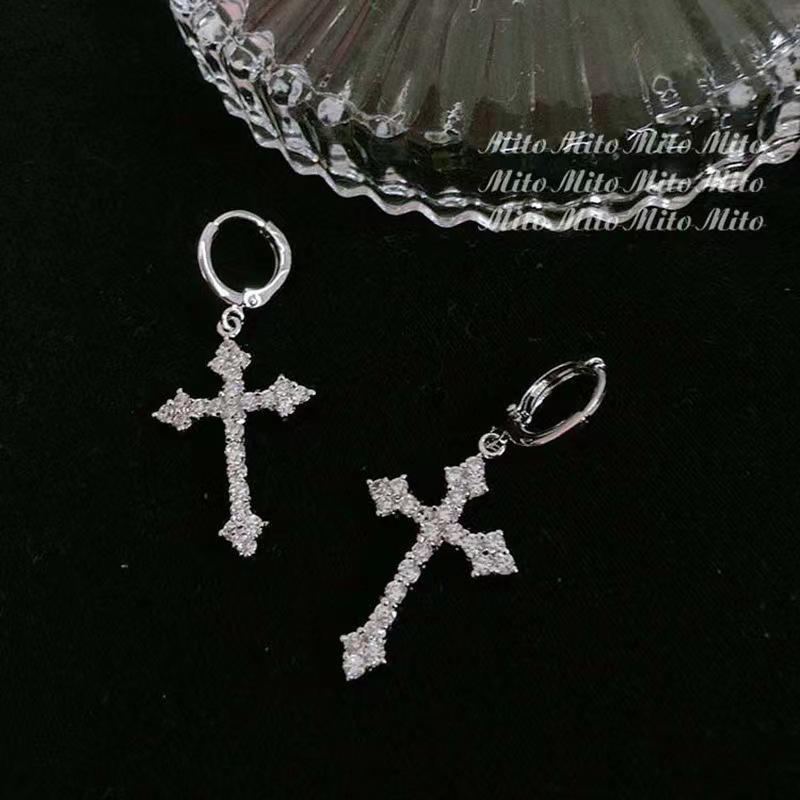 Gotische Diamant-Kreuz-Ohrringe: Niche Punk Strass Ohrschnallen für Damen