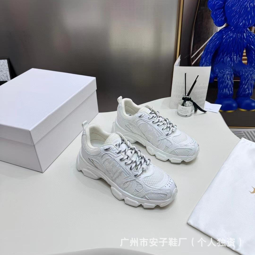 

CD Color Blocking Height Increasing Sports Shoes Lace Up in Front of The Mesh Casual Sports Shoes Fashionable and Versatile Dad Shoes Women s Shoes 40